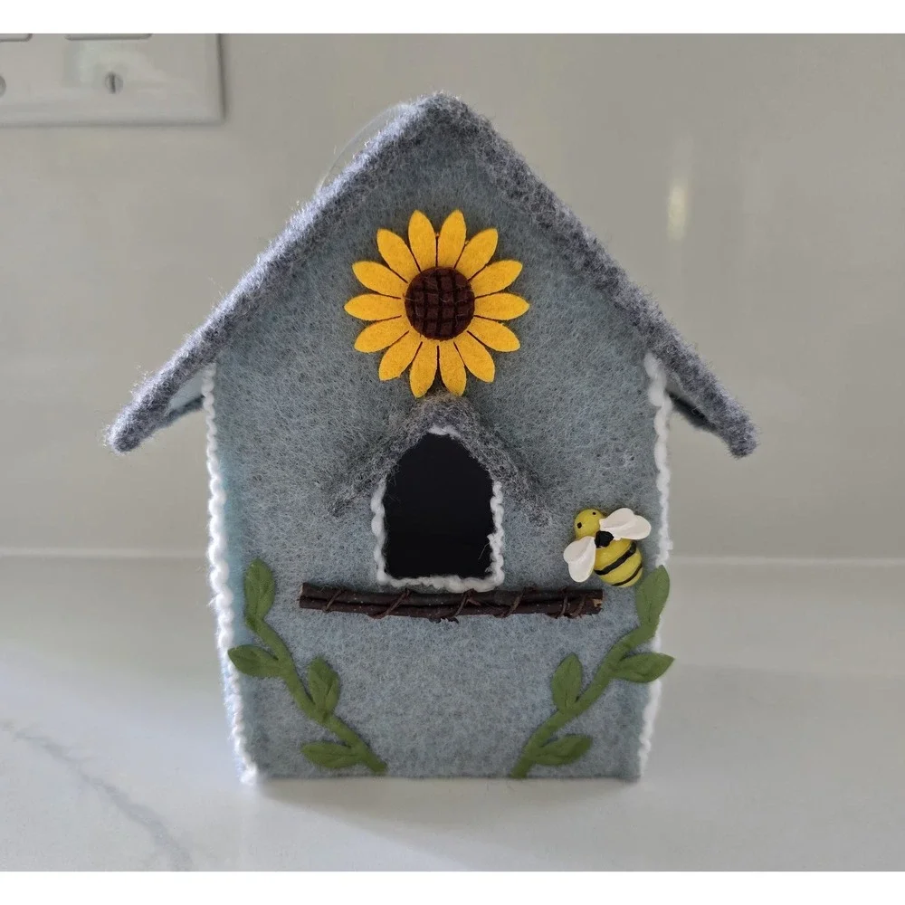 Gerson Company‎ Felt Birdhouse Ornament Blue W Bee 6x5 New With Tag